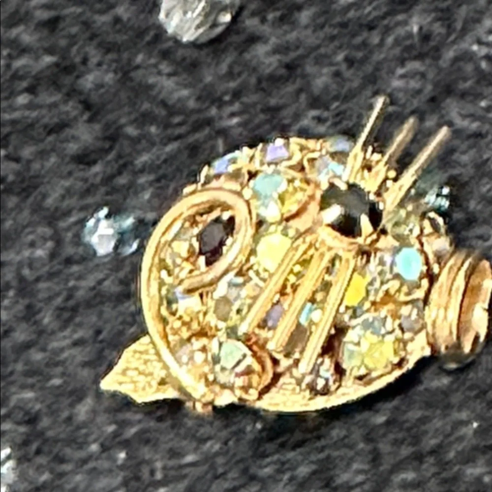 Joseph Warner Cat Head AB Rhinestones vintage brooch w/gold whiskers & ears 7/8”
